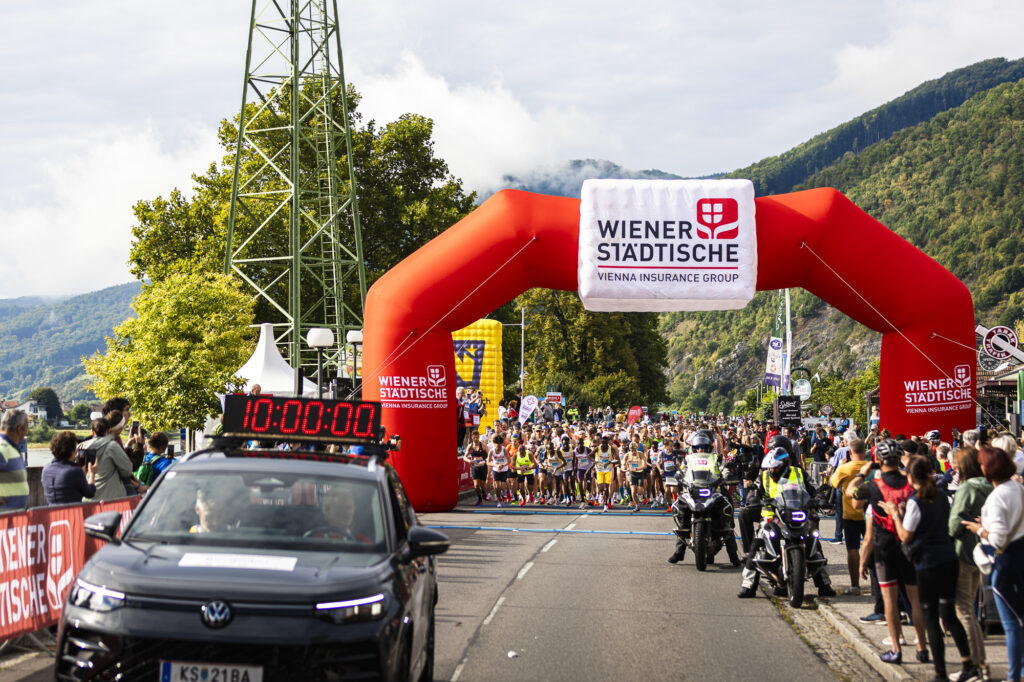 Start Halbmarathon in Spitz © Matthias Heschl